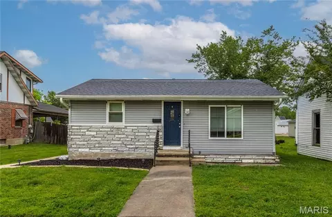 219 W Davidson Ave, Chaffee, MO 63740