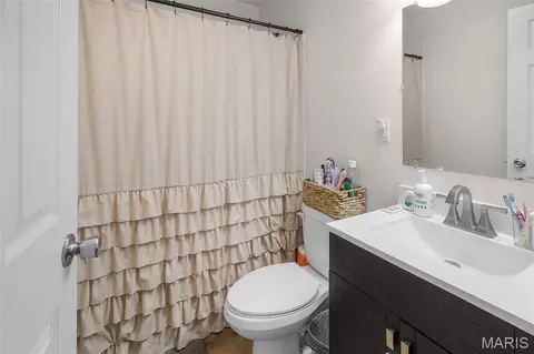 Bath - 219 W Davidson Ave, Chaffee, MO 63740 photo 1 of 1