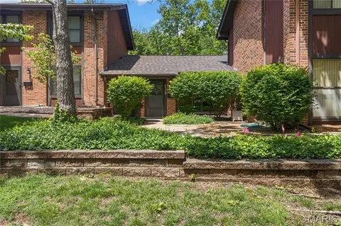 4359 Kingbolt Blvd, Mehlville, MO 63129
