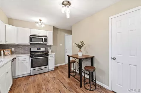 Kitchen - 541 Braebridge Rd, Manchester, MO 63021 photo 3 of 3