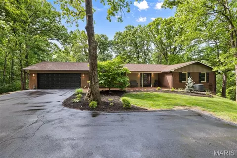 11427 Westhill Dr, Festus, MO 63028