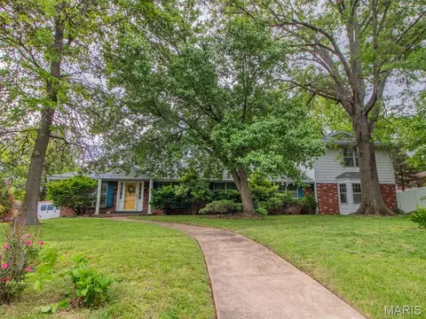 8700 S Laclede Station Rd, Saint Louis, MO 63123
