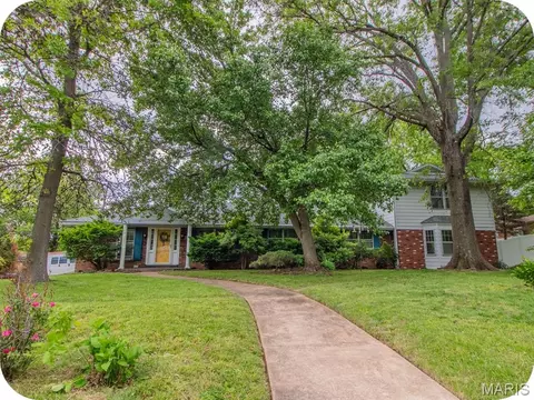 8700 S Laclede Station Rd, Saint Louis, MO 63123