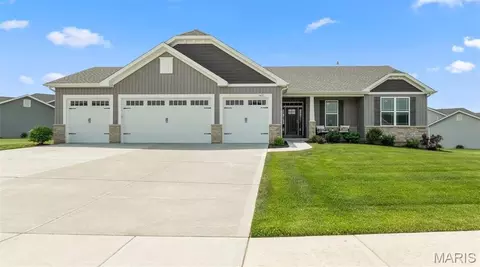 1427 Riverdale Mnr, O'fallon, MO 63366
