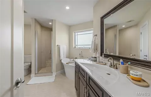 Bath - 12369 County Road 4000, Rolla, MO 65401 photo 6 of 11