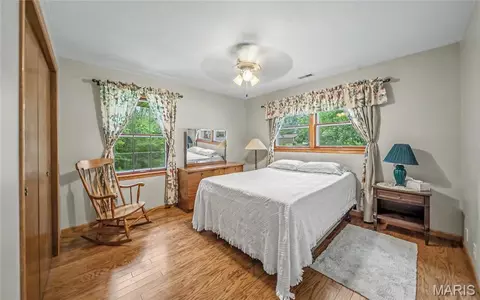 Bedroom - 21482 Teardrop Rd, Devils Elbow, MO 65457 photo 3 of 8