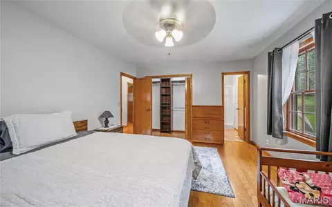 Bedroom - 21482 Teardrop Rd, Devils Elbow, MO 65457 photo 6 of 8