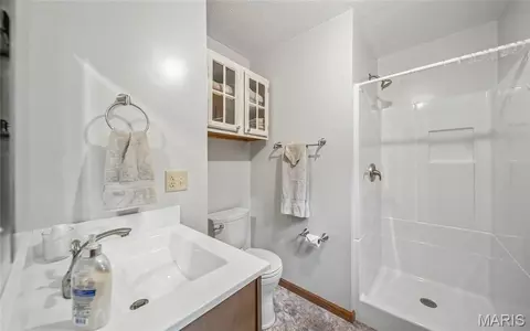 Bath - 21482 Teardrop Rd, Devils Elbow, MO 65457 photo 3 of 6