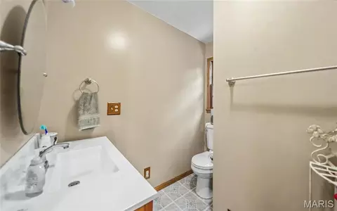 Bath - 21482 Teardrop Rd, Devils Elbow, MO 65457 photo 1 of 6