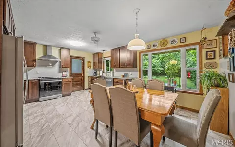 Kitchen - 21482 Teardrop Rd, Devils Elbow, MO 65457 photo 1 of 3
