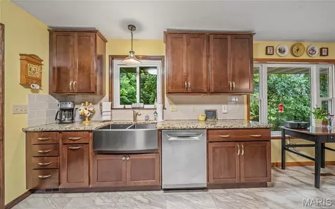 Kitchen - 21482 Teardrop Rd, Devils Elbow, MO 65457 photo 3 of 3