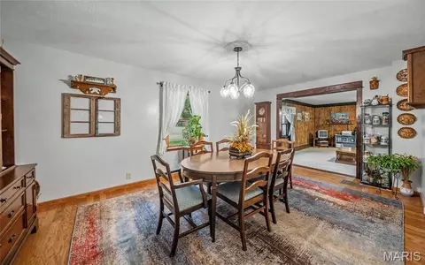 Dining - 21482 Teardrop Rd, Devils Elbow, MO 65457 photo 2 of 3