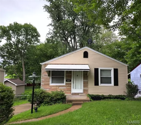 808 Arline Ave, Ferguson, MO 63135