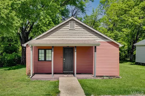 906 Dunklin St, Potosi, MO 63664