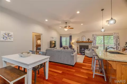 134 Geneva Cove Dr, Innsbrook, MO 63390