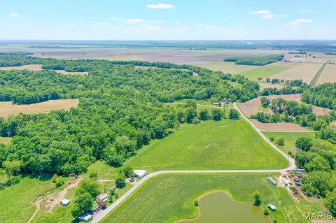 000 Stamm Hollow Rd, Evansville, IL 62242