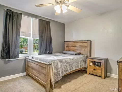 Bedroom - 700 Waterloo Dr, Waterloo, IL 62298 photo 3 of 3