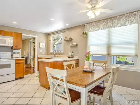 Kitchen - 700 Waterloo Dr, Waterloo, IL 62298 photo 1 of 4