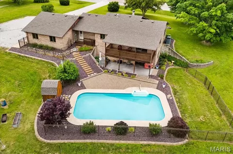 865 Troy Ofallon Rd, Troy, IL 62294