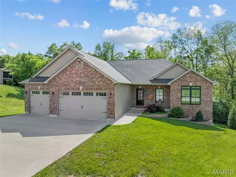 Exterior - 2218 Wind Crest Ct, Washington, MO 63090 photo 7 of 9