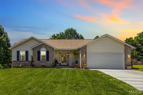 979 Reddington Oaks Ct, Saint Charles, MO 63304