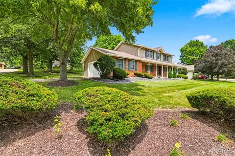 3065 Winding River Dr, Saint Charles, MO 63303