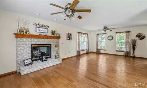 Living - 129 Sangre De Cristo, Sullivan, MO 63080 photo 1 of 3