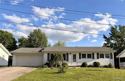 120 Macarthur St, New Haven, MO 63068