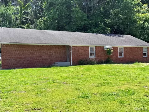 303 W Main St, Hardin, IL 62047