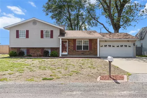 1237 Columbia Rd, Dupo, IL 62239