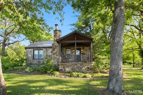 1450 Elmont Rd, Sullivan, MO 63080