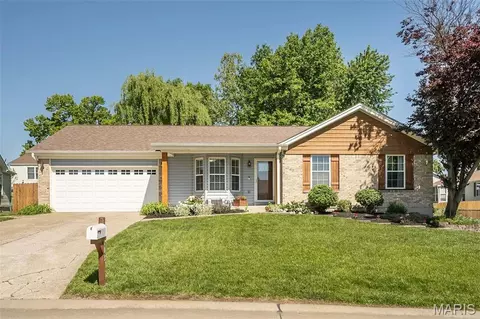 403 Pandora Ct, Saint Peters, MO 63376