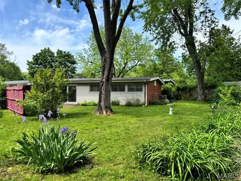 Exterior - 6604 Graybirch Dr, Berkeley, MO 63134 photo 7 of 15