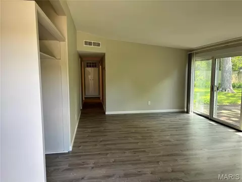Living - 6604 Graybirch Dr, Berkeley, MO 63134 photo 1 of 5