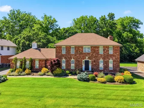 147 Saylesville Dr, Chesterfield, MO 63017
