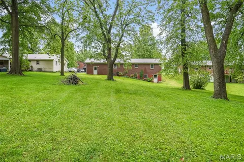 Exterior - 115 Echo Ln, Bethalto, IL 62010 photo 4 of 5