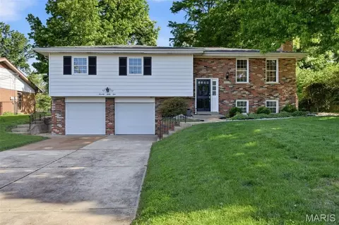 7061 Aliceton Ave, Affton, MO 63123