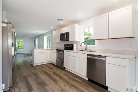 Kitchen - 1505 Leroy St, Rolla, MO 65401 photo 2 of 2
