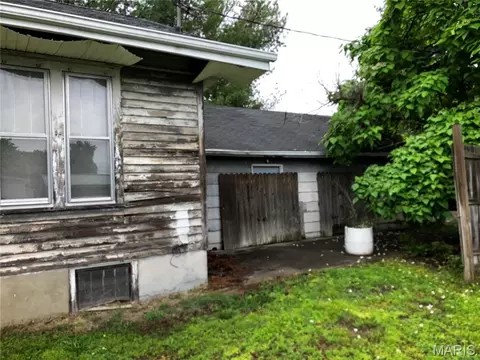 Exterior - 820 N 18th St, Herrin, IL 62948 photo 5 of 5