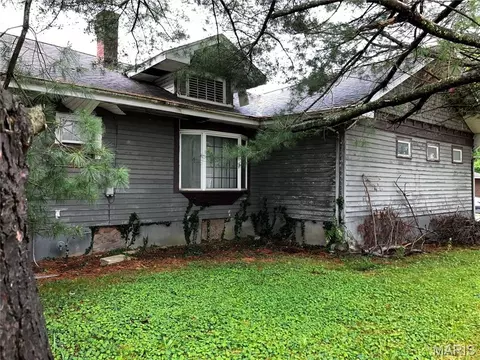 Exterior - 820 N 18th St, Herrin, IL 62948 photo 3 of 5
