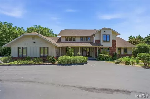 3846 Limerock Ln, Wildwood, MO 63069