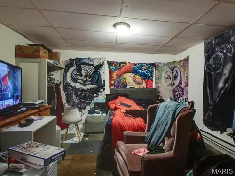 Bedroom - 504 Broadway St, Hannibal, MO 63401 photo 2 of 3