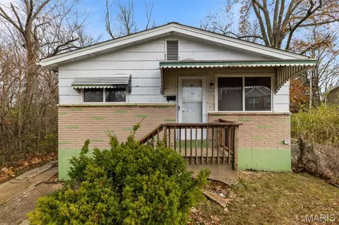 2152 Erick Ave, Saint Louis, MO 63121