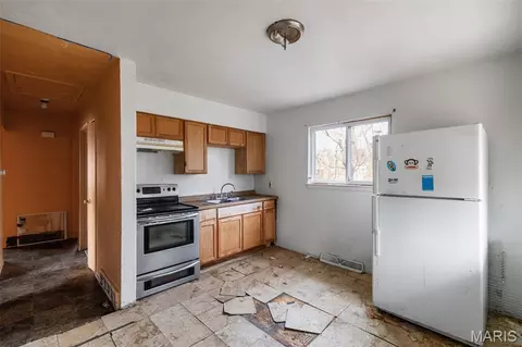 2152 Erick Ave, Saint Louis, MO 63121 photo 3