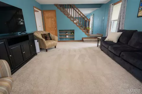 Living - 407 E Spruce St, Gillespie, IL 62033 photo 2 of 2