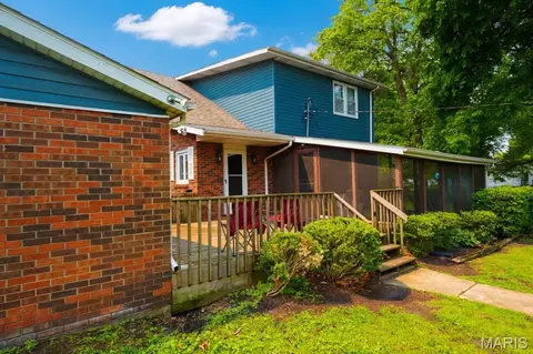 Exterior - 407 E Spruce St, Gillespie, IL 62033 photo 4 of 5
