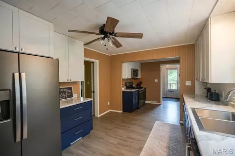 Kitchen - 407 E Spruce St, Gillespie, IL 62033 photo 3 of 3