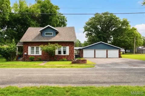Other - 407 E Spruce St, Gillespie, IL 62033 photo 2 of 7