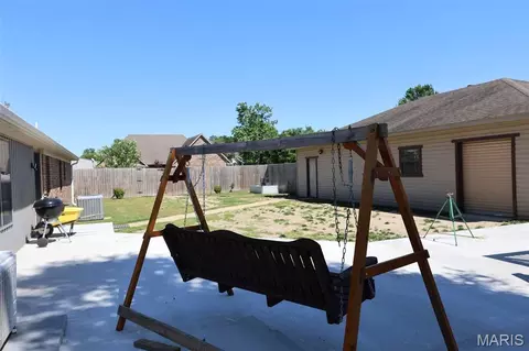 Exterior - 201 Lawrence Dr, Steele, MO 63877 photo 4 of 8