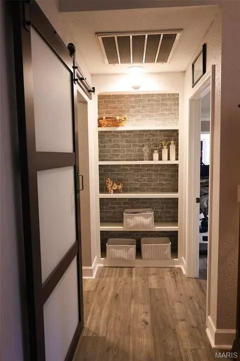 Entry Way - 201 Lawrence Dr, Steele, MO 63877 photo 5 of 9